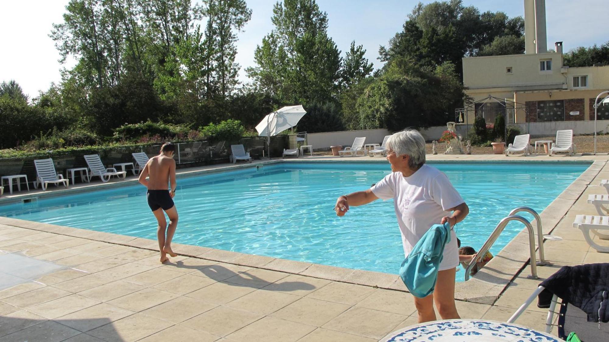 Hotel Acostel Meaux Dış mekan fotoğraf