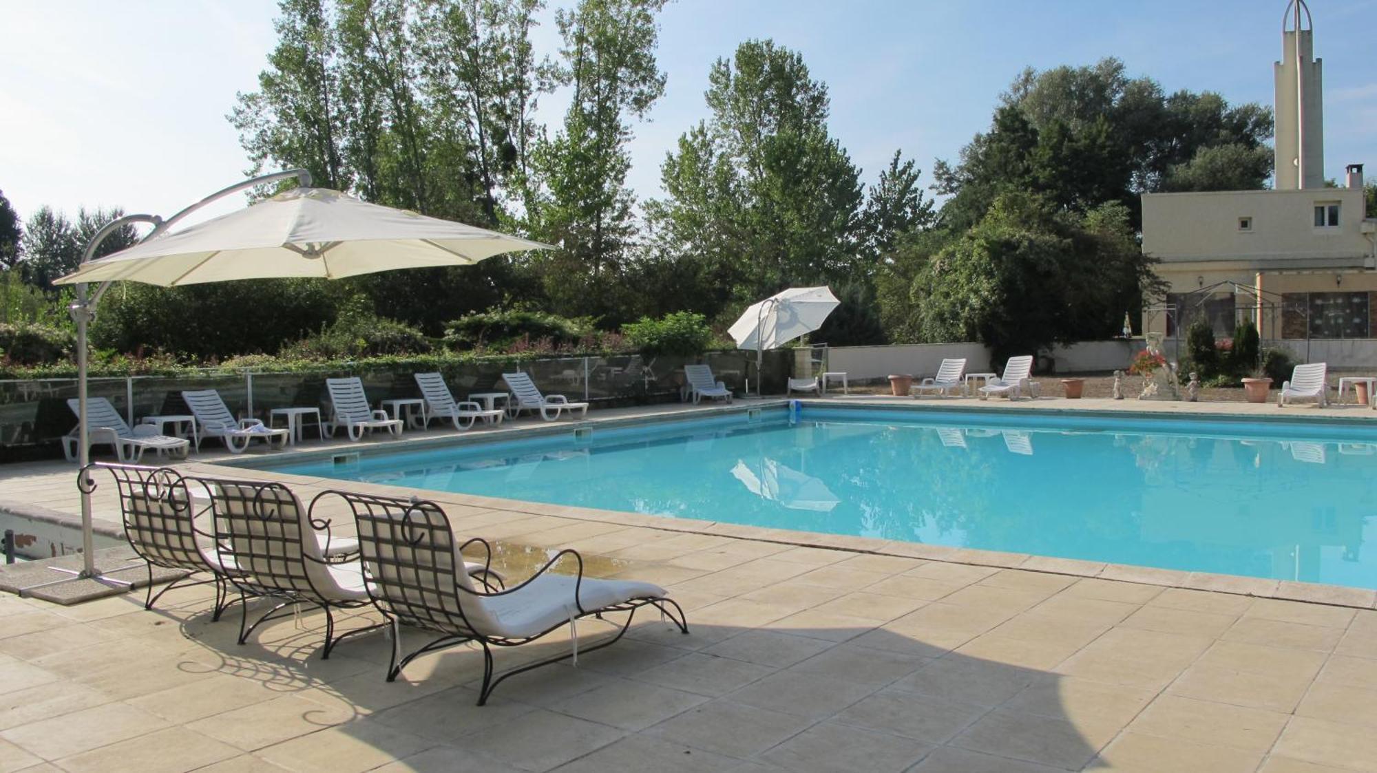 Hotel Acostel Meaux Dış mekan fotoğraf