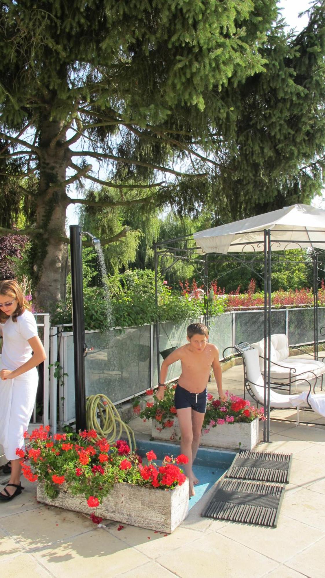 Hotel Acostel Meaux Dış mekan fotoğraf