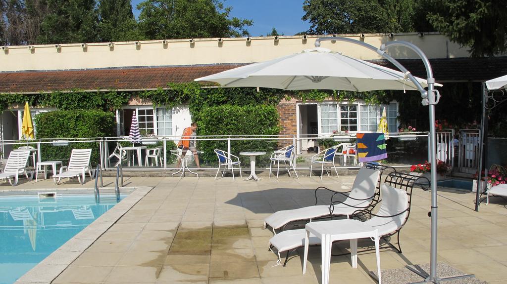 Hotel Acostel Meaux Oda fotoğraf